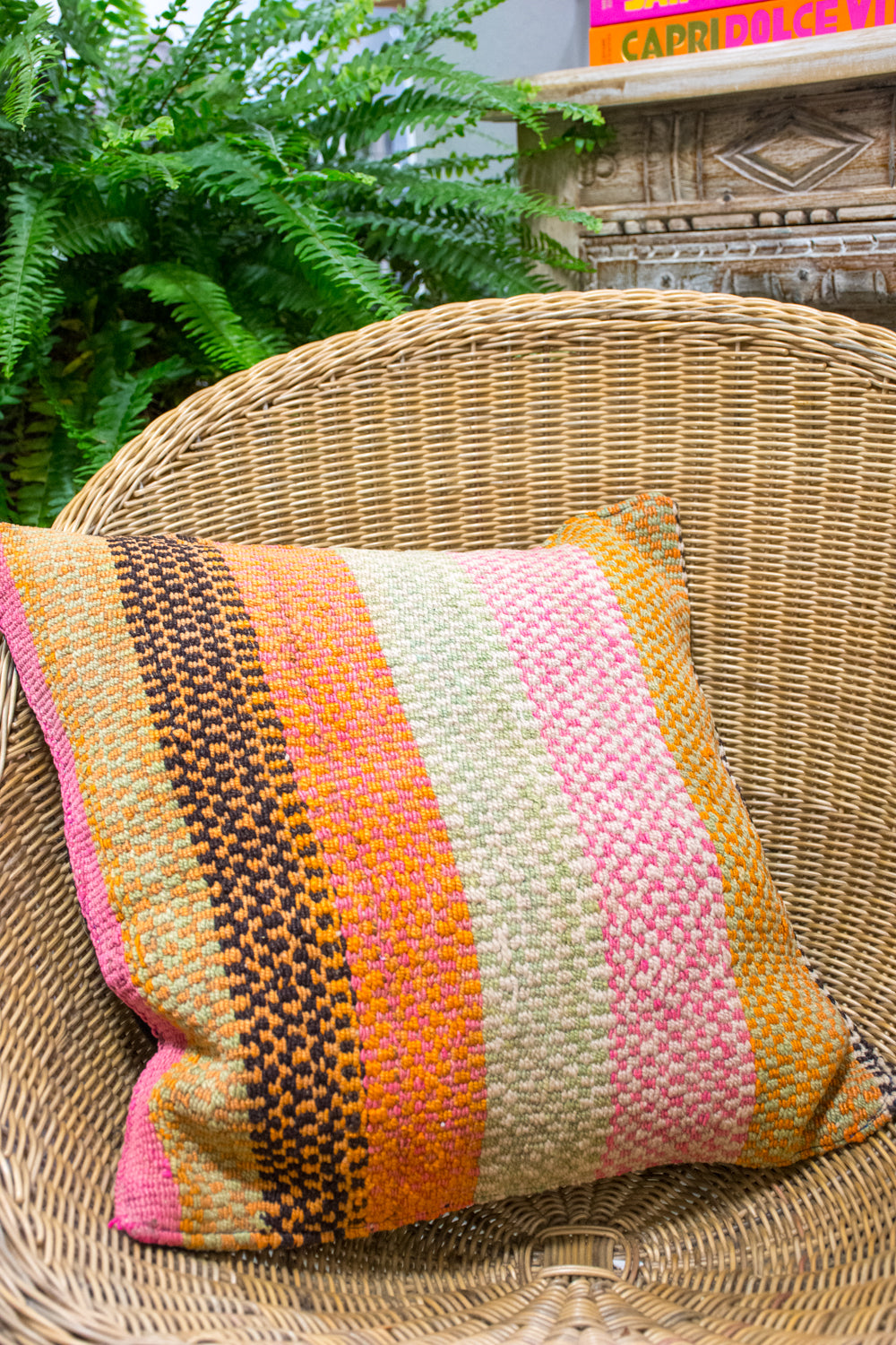 Earth Rose Frazada Pillow Cover